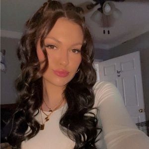 Meet your Posher, Adriana